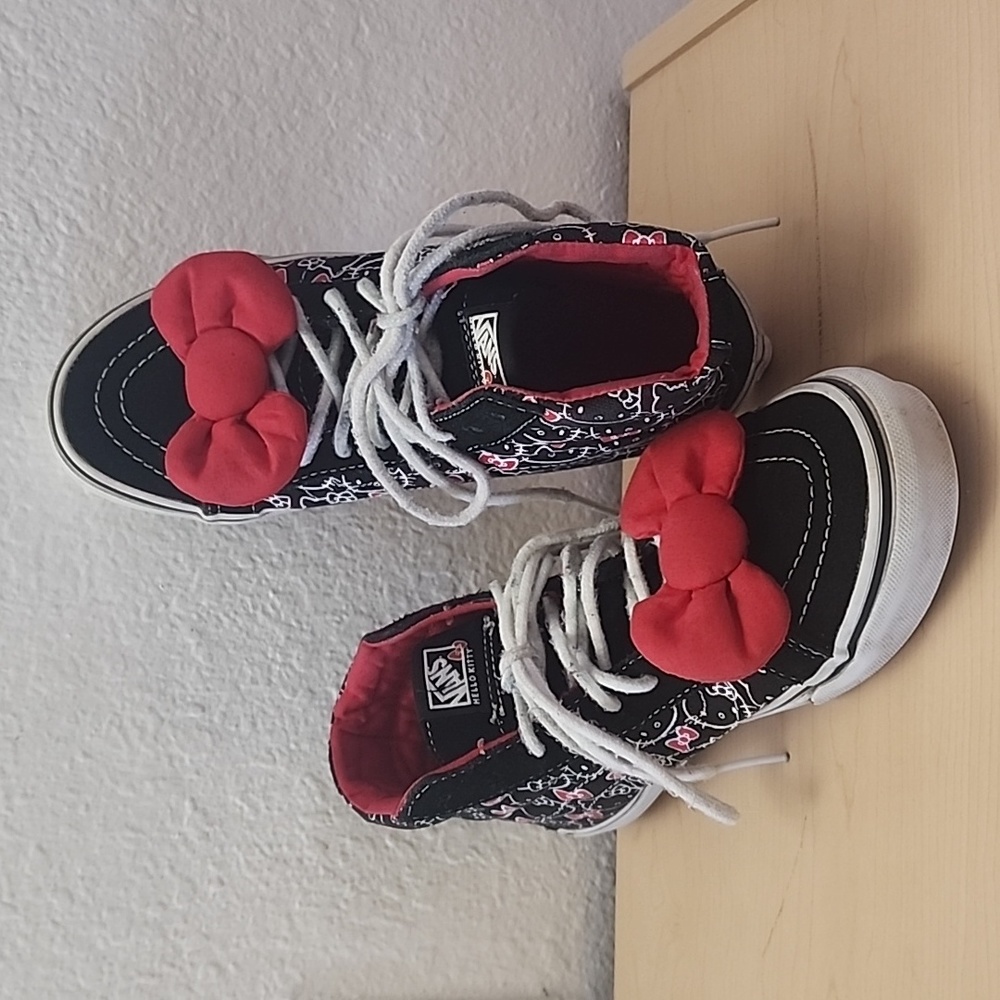 Vans Hello Kitty Sk8 Hi Red Bow Mens 5.5 Women's 7 Black Red White